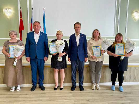 «Единая Россия» поздравила лучших социальных работников Подмосковья 